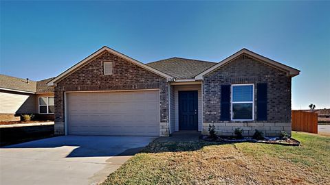 Photo of 11748 NW 99th Terrace, Yukon, OK 73099 (MLS # 1224695)