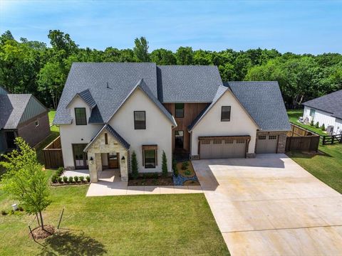 Photo of 432 Old Creek Road, Edmond, OK 73034 (MLS # 1227730)