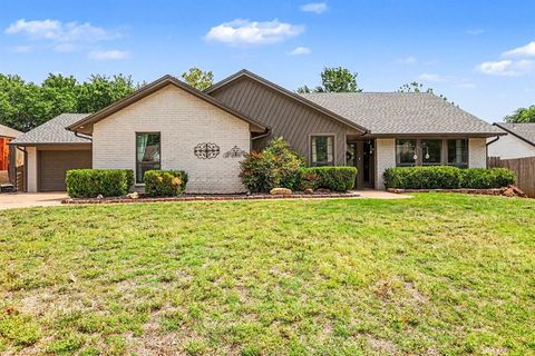Photo of 2508 Valley Brook Drive, Edmond, OK 73034 (MLS # 1227630)