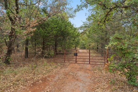 Photo of 11009 E Bentwood Road, Norman, OK 73026 (MLS # 1246836)