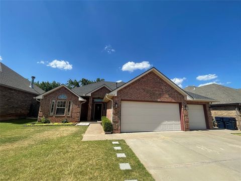 Photo of 11913 SW 17th Street, Yukon, OK 73099 (MLS # 1235939)