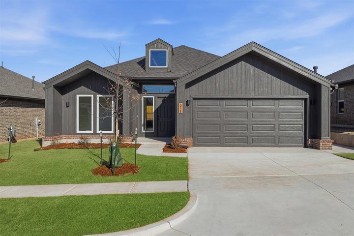 Photo 1 of 39 — 618 Berline Road, Guthrie, OK 73044