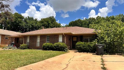 Photo of 913 Delmar Circle Circle, Moore, OK 73160 (MLS # 1235357)