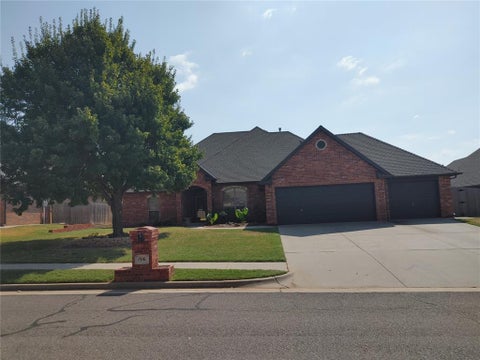 Photo of 1516 SW 136th Street, Oklahoma City, OK 73170 (MLS # 1250661)