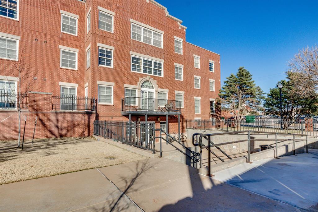 Photo 1 of 37 — 1209 N Harvey Avenue 102, Oklahoma City, OK 73103