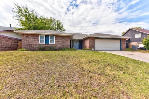Photo of 6612 Elk Canyon Road, Oklahoma City, OK 73162 (MLS # 1245655)