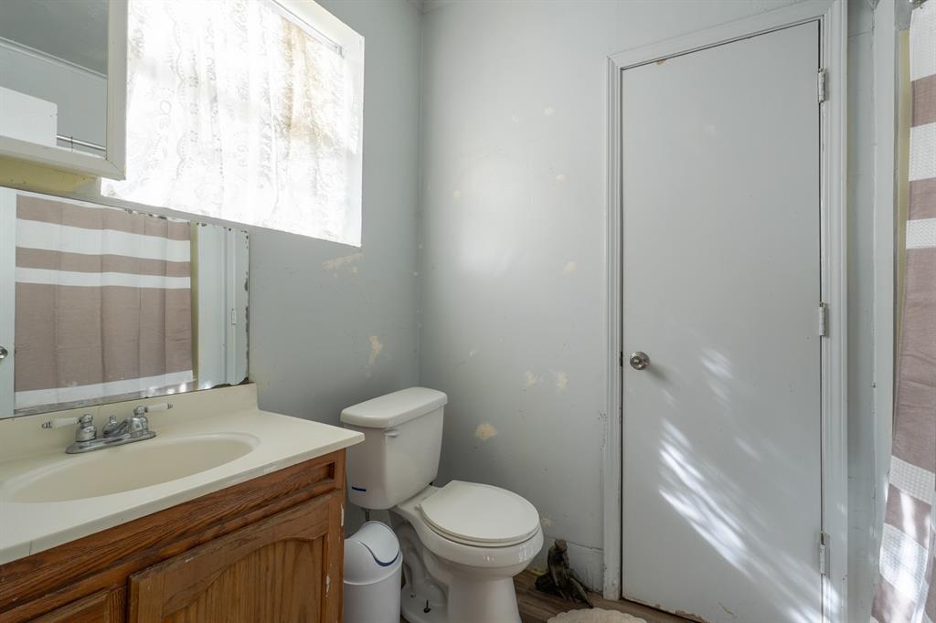 Shawnee, Oklahoma 74801, United States, 3 Bedrooms Bedrooms, ,2 BathroomsBathrooms,Residential,Active,237863