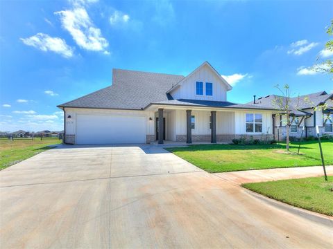 Photo of 10512 NW 33rd Place, Yukon, OK 73099 (MLS # 1221902)