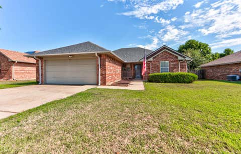 Photo of 333 NE 9th Place, Newcastle, OK 73065 (MLS # 1235962)
