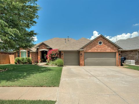 Photo of 10625 NW 37th Street, Yukon, OK 73099 (MLS # 1238156)