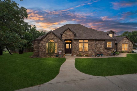 Photo of 825 Liveoak Lane, Blanchard, OK 73010 (MLS # 1246667)