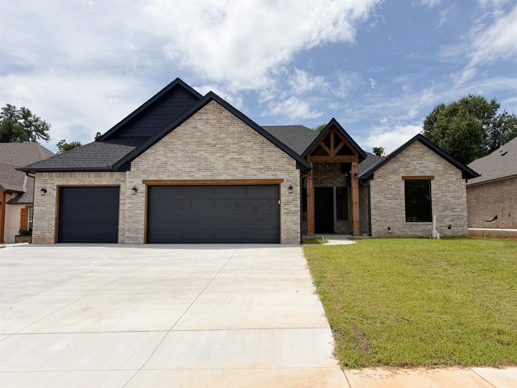 Photo 1 of 32 — 10036 Primrose Lane, Midwest City, OK 73130