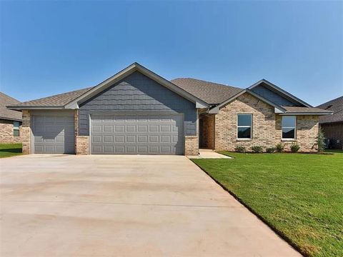 Photo of 1935 W Flintlock Way, Mustang, OK 73064 (MLS # 1224105)