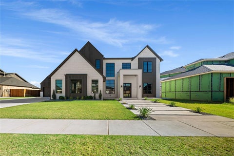 Photo of 10808 NW 25th Street, Yukon, OK 73099 (MLS # 1244771)