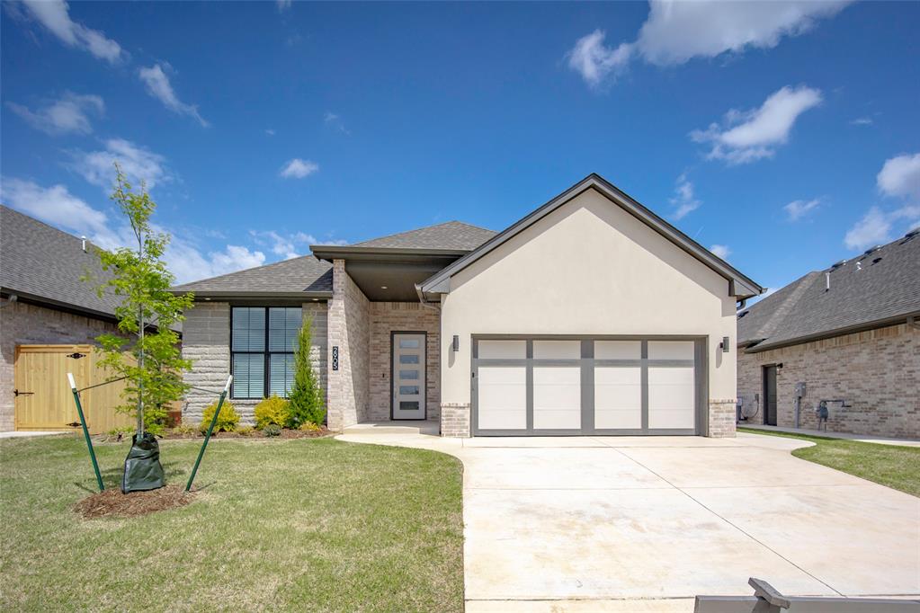 Photo 1 of 31 — 2905 SW 132nd Street, Oklahoma City, OK 73170