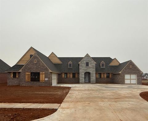 Photo of 444 Paris Avenue, Piedmont, OK 73078 (MLS # 1186108)
