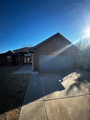 958 HILLTOP MANSION, YUKON, OK 73099 - Image b024ae32d98fc00c290d1ecbb9a082c3/126556739