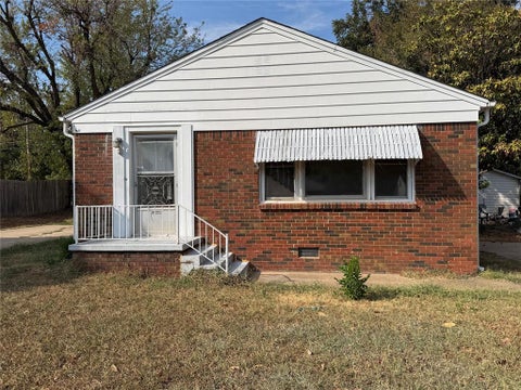 Photo of 511 E Harmon Drive, Midwest City, OK 73110 (MLS # 1251657)