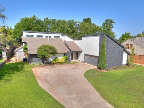 Photo of 11609 Twisted Oak Road, Oklahoma City, OK 73120 (MLS # 1239258)