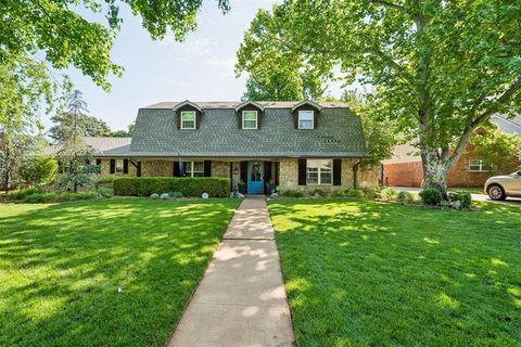 Photo of 12204 Blue Sage Road, Oklahoma City, OK 73120 (MLS # 1229974)