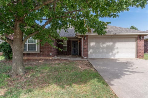 Photo of 2608 Queenston Avenue, Norman, OK 73071 (MLS # 1241863)