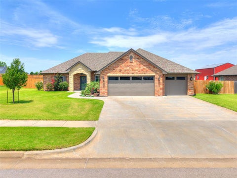 Photo of 9517 Morgan Crossing Drive, Yukon, OK 73099 (MLS # 1236509)