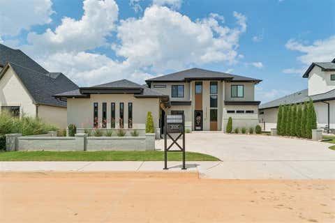 Photo of 2025 Colonial Way, Edmond, OK 73025 (MLS # 1240561)