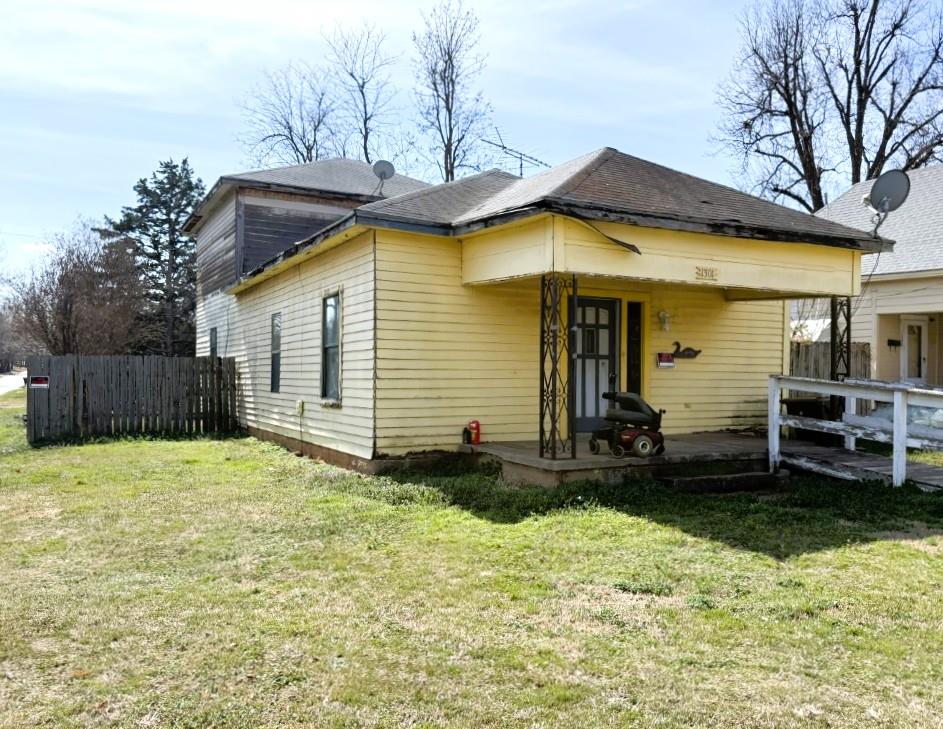 Photo 1 of 23 — 1301 W Idaho Avenue, Chickasha, OK 73018