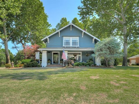 Photo of 3216 NW 18th Street, Oklahoma City, OK 73107 (MLS # 1229778)