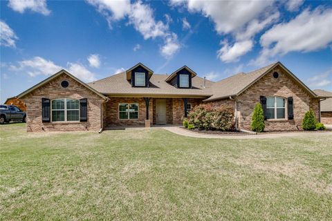 Photo of 145 Oakridge Drive, Choctaw, OK 73020 (MLS # 1224326)