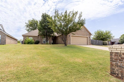Photo of 2318 Tailwind Drive, Purcell, OK 73080 (MLS # 1246693)