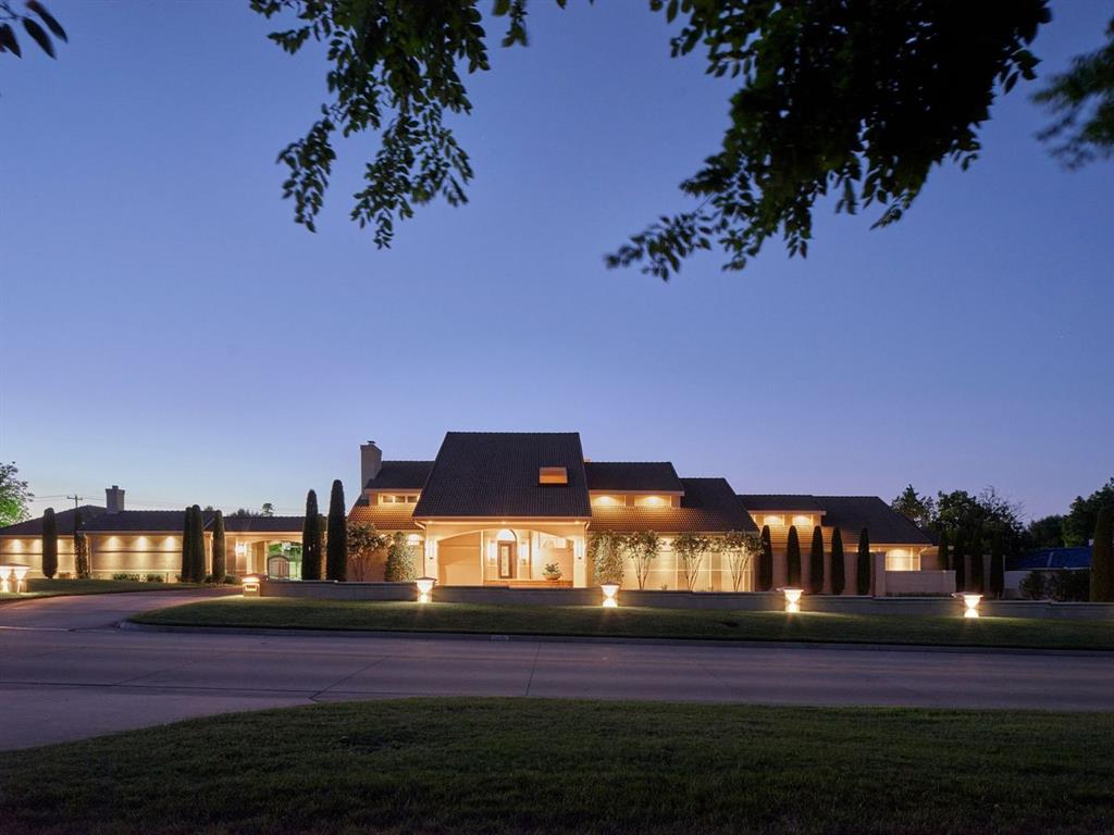 Photo 1 of 39 — 1805 W Wilshire Boulevard, Nichols Hills, OK 73116