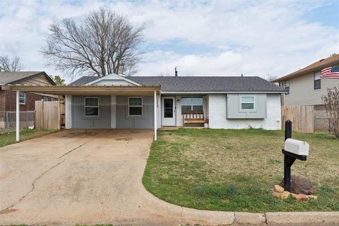 Photo of 1449 N Norman Avenue, Moore, OK 73160 (MLS # 1218638)