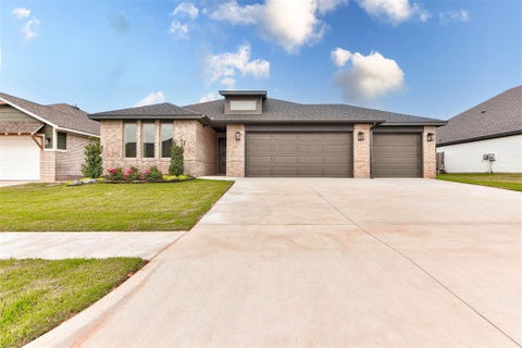 Photo of 3305 Gunnison River Drive, Yukon, OK 73099 (MLS # 1235879)