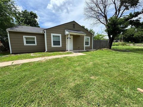 Photo of 2411 N Clarke Street, Choctaw, OK 73020 (MLS # 1233824)