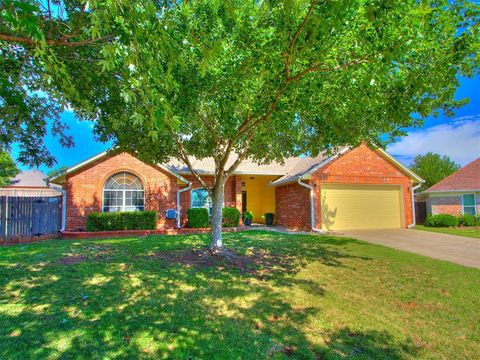 Photo of 932 NW 171st Place, Edmond, OK 73012 (MLS # 1235805)