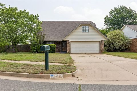 Photo of 504 Rolling Hills Terrace, Edmond, OK 73012 (MLS # 1230224)