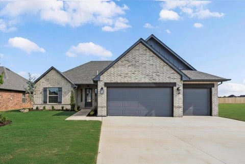 Photo of 11709 NW 105th Street, Yukon, OK 73099 (MLS # 1244782)