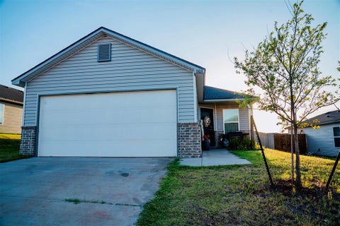 Photo of 1103 Stallion Drive, Guthrie, OK 73044 (MLS # 1248358)