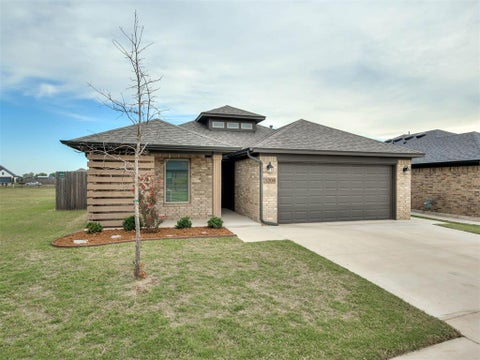 Photo of 3208 Gunnison River Drive, Yukon, OK 73069 (MLS # 1252731)
