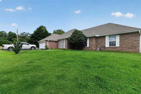 Photo of 5 Rainbow Drive, Ponca City, OK 74604 (MLS # 1238748)