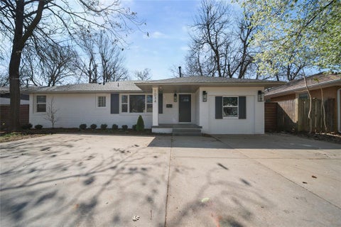 Photo of 1034 W Boyd Street, Norman, OK 73069 (MLS # 1228162)