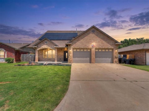 Photo of 613 SW 7th St ST, Moore, OK 73160 (MLS # 1237337)