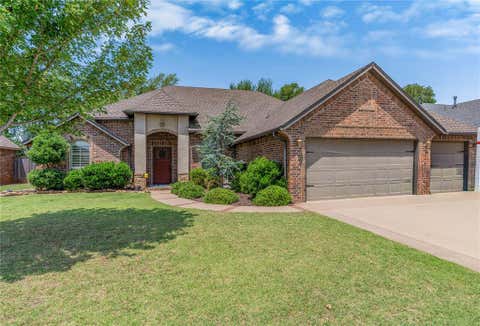 Photo of 2113 Sycamore Creek Avenue, Yukon, OK 73099 (MLS # 1237224)