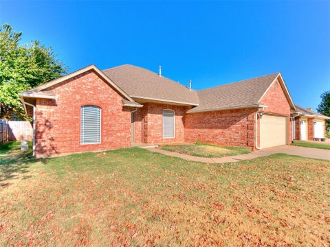 Photo of 3905 Ashley Terrace, Yukon, OK 73099 (MLS # 1247635)
