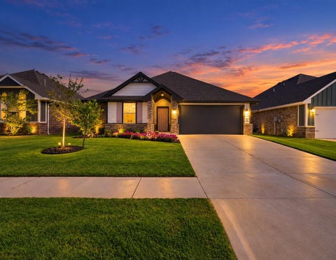 Photo of 12309 SW 30th Street, Yukon, OK 73099 (MLS # 1244407)