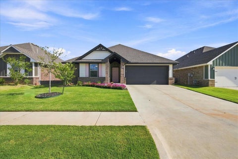 Photo of 12309 SW 30th Street, Yukon, OK 73099 (MLS # 1244407)