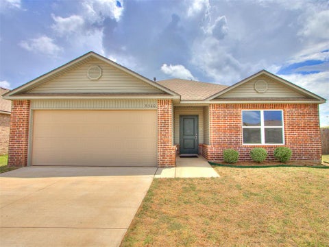 Photo of 9500 Saddle Drive, Yukon, OK 73099 (MLS # 1240515)