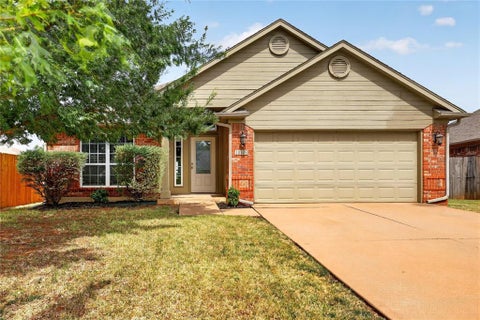 Photo of 18109 Montoro Way, Edmond, OK 73012 (MLS # 1247177)