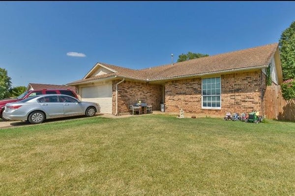 2814 JUVENE CIR, SPENCER, OK 73084 - Image b6b7cdaecb7d2861eb2d6e14362fca5d/4029469158